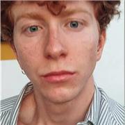 ¡Coge la guitarra es el momento de disfrutar! Aprende divirtiéndote en clases de guitarra y música, sorpréndete de tus avances!